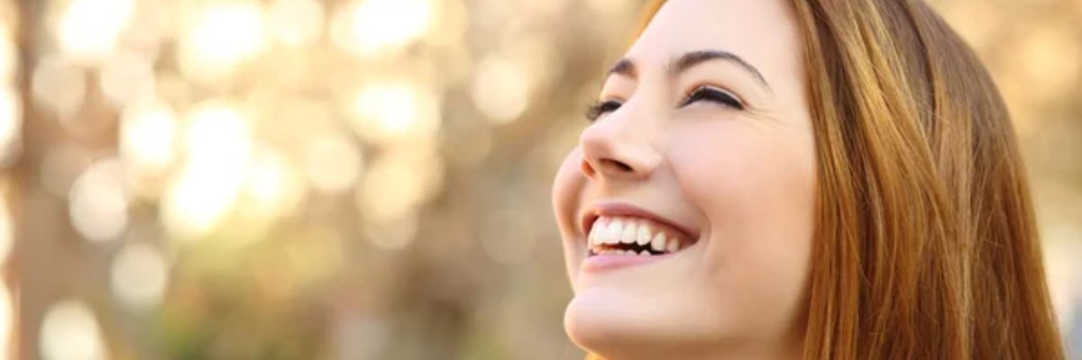 Resultado natural de armonización orofacial en OV Dental Studio