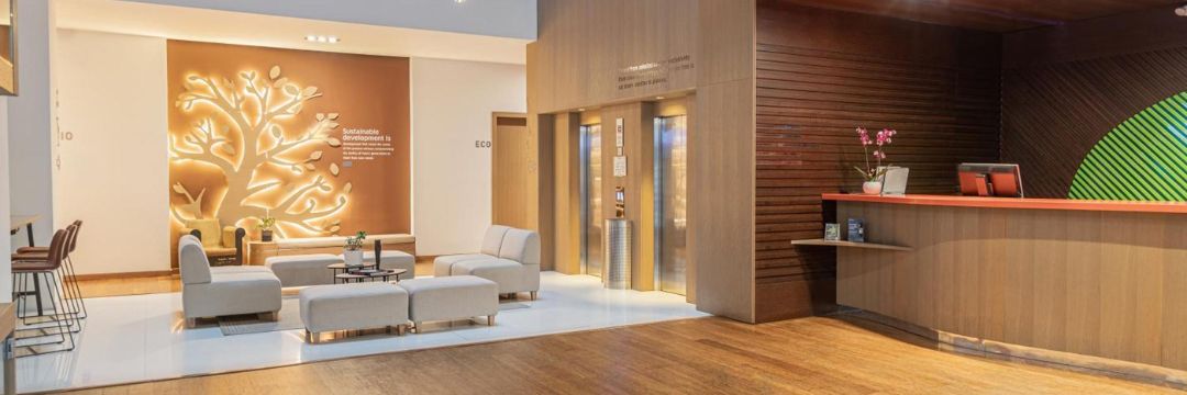 Hotel 5 estrellas contiguo al consultorio